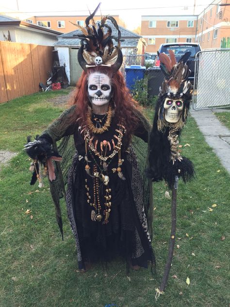 Swamp Witch Costume Diy, Voodoo Costume Female Diy, Voodoo Priestess Costume Diy, Vodoo Costumes Diy, Voodoo Witch Costume, Voodoo Priestess Costume, Voodoo Witch Doctor, Diy Scarecrow Costume, Voodoo Costume