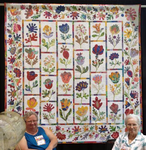 The Secret Life of Mrs. Meatloaf: Common Threads - part I Flower Garden Quilt, Kaffe Fassett Quilts, Applique Quilt Patterns, Flower Quilts, Flower Quilt, Applique Quilting, Garden Quilt, Applique Pattern, Hand Applique