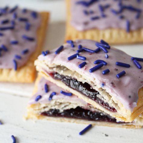 Blueberry Breakfast Tarts - Truly Family Farms Blueberry Pop Tarts, Homemade Pop Tarts Recipe, Breakfast Tarts, Cheese Pockets, Poptart Recipe, Breakfast Tart, Blueberry Breakfast, Ham Cheese, Homemade Snacks