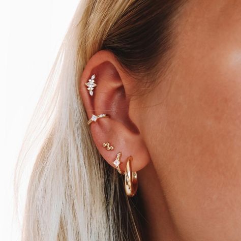 Ear Peircings, Faux Piercing, Ear Piercings Helix, Helix Piercing Jewelry, Ear Art, Pretty Ear Piercings, Multiple Earrings, Tragus Conch, Cute Ear Piercings