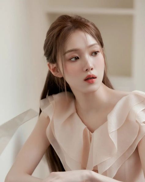 Lee Sung Kyung Makeup, Lee Sung Kyung Hair, Lee Sung Kyung Aesthetic, Lee Sung Kyung Photoshoot, Lee Sung Kyung Wallpaper, Chinese Fancy Dress, Lee Sung Kyung, Sung Kyung, Bae Suzy