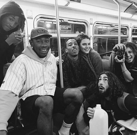 Jaden Smith, Tyler the Creator, Taco, Kendall Jenner, Mateo Arias, and Moises Arias Jaden Smith, Gal Pal, Friend Goals, Tyler The Creator, Teenage Dream, Retro Aesthetic, Pics Art, Friend Pictures, A Group