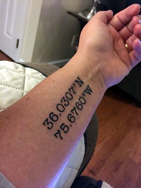 40 Coordinates Tattoo Ideas To Mark A Memory On Your Body - Bored Art Obx Tattoos Ideas, Coordinates Tattoo Ideas, Outer Banks Tattoo Ideas, Outer Banks Tattoo, Banks Tattoo, Obx Tattoos, Coordinates Tattoo, Simple Tattoos For Women, Christmas Nail Art Easy