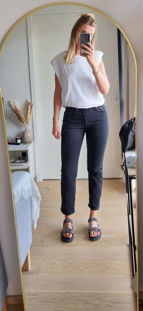 Summer shoes / white T-shirt / Black levis pant Black Denim Outfit, Levis Pants, Black Levis, Shoes White, G H, Denim Outfit, White T Shirt, White Tshirt, Summer Shoes