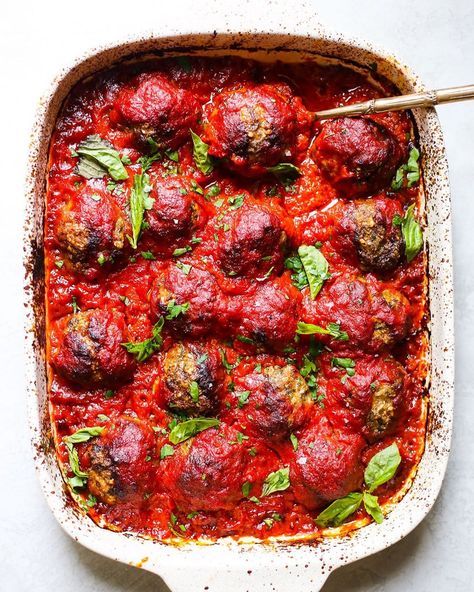 Alex Snodgrass 🍴 on Instagram: “These Whole30 EPIC MEATBALLS are the meatballs of your dreams!!!⁠ 😇 sent right down from the angels above just waiting to be made in your…” The Defined Dish, Defined Dish, Baked Meatballs, Baby Meals, School Dinners, Meatball Bake, Whole30 Dinners, Paleo Whole 30, Animals Funny