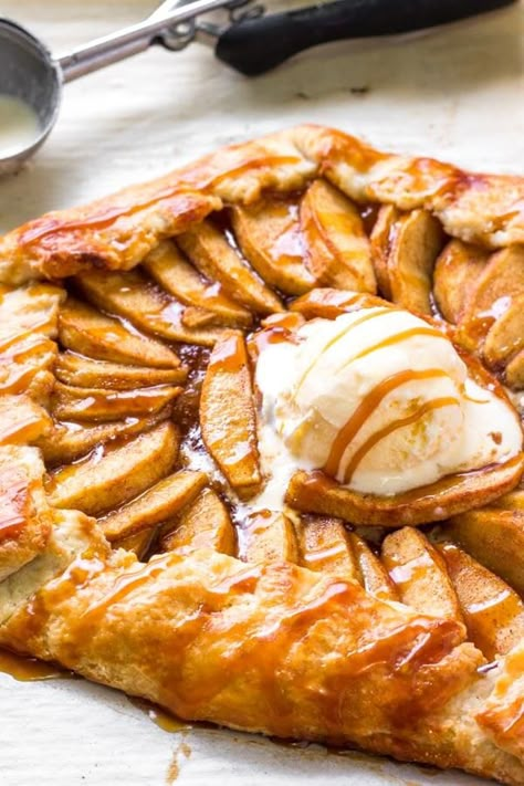 Caramel Apple Galette, Farmhouse Cooking, Galette Recipes, Apple Galette, Galette Recipe, Sally's Baking, Fall Desserts Easy, Brownie Desserts, Simple Dessert