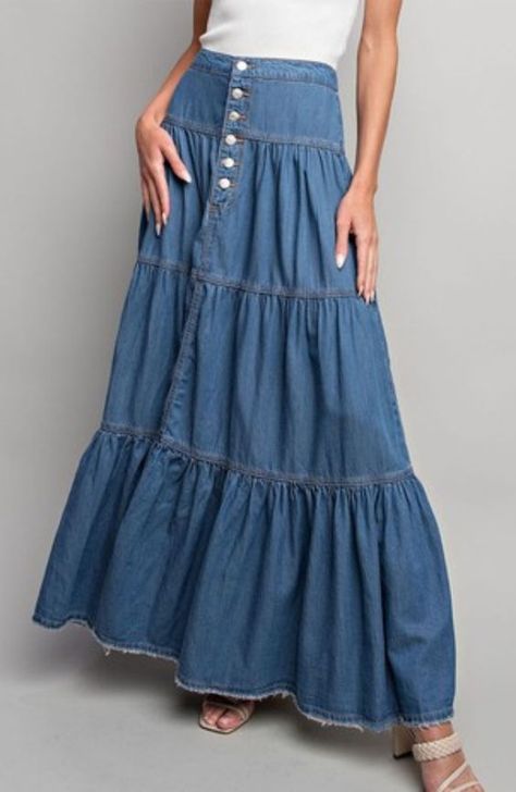 Blue Skirt Outfits, Flared Denim Skirt, Denim Button Skirt, Trendy Outfit Ideas, Ruffle Maxi Skirt, Mom Denim, Denim Outfits, Stylish Mom, Fashion Illustration Dresses