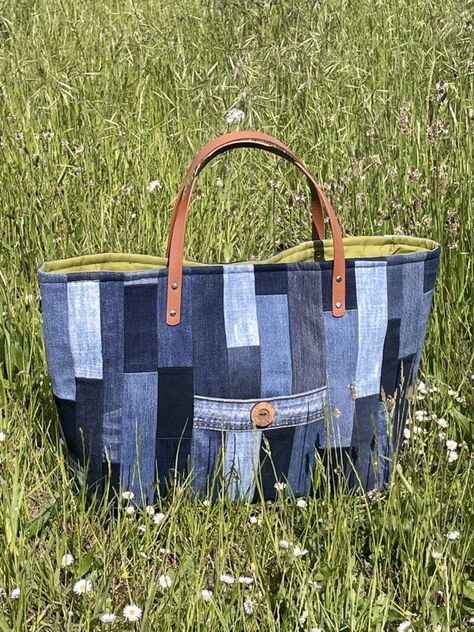 How To Make A Denim Bag, Denim Tote Bag Diy Old Jeans Free Pattern, Upcycled Denim Bag, Types Of Denim Jeans, Denim Tote Bag Diy Old Jeans, Upcycle Bag, Jeans Bag Diy, Denim Patchwork Bag, Denim Jeans Recycled