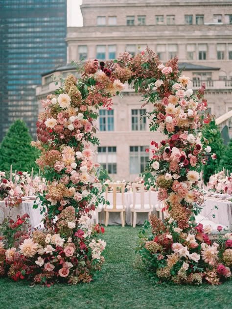 Iconic NYC Rooftop Wedding: 620 Loft & Garden | Stephanie Michelle Photography Rooftop Wedding Ceremony Decor, New York Rooftop Wedding, Nyc Rooftop Wedding Aesthetic, Tribeca Rooftop Wedding, Rooftop Wedding Reception, Rooftop Wedding Ceremony, Rooftop Wedding Venue, Floral Arch Wedding, Nyc Rooftop