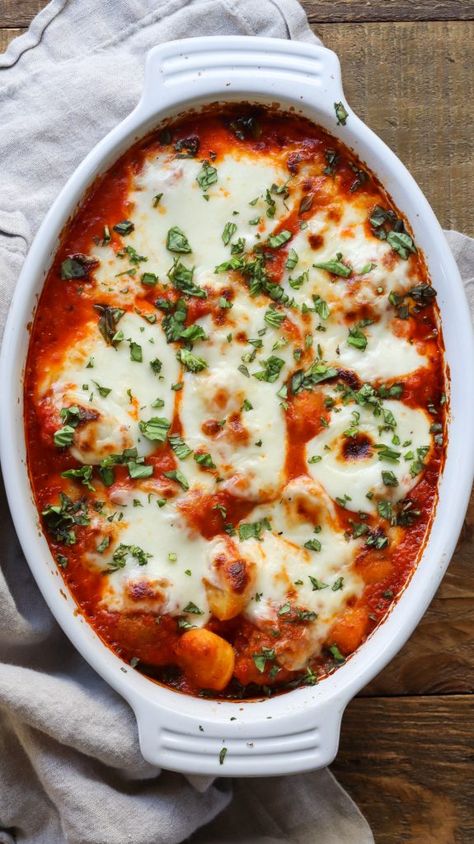 This article - baked gnocchi with meatballs - includes the following topics: DINNER, MEAT & CHICKEN, QUICK & EASY, WARMING WINTER RECIPES Italian Sausage Meatballs, Chicken Meatballs Healthy, Ground Turkey Meatballs, Gnocchi Dishes, Dinner Meat, Sausage Meatballs, Weight Watchers Meal Plans, Baked Gnocchi, Winter Warmers Recipes