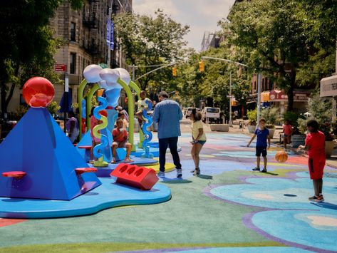 LEGO Debuts Playground Built By The Imaginations Of Children - DesignTAXI.com Lego New York, Lego Playground, Hebru Brantley, Interactive Artwork, Lego News, Lego Toys, Lego Group, Lego Projects, Creative Learning