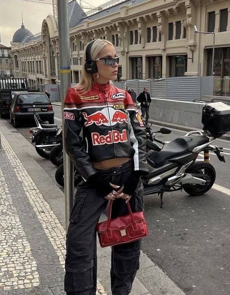 Race Car Jacket Outfit, Sofia Coelho, Real Outfits, Race Outfit, Ferrari Jacket, Leather Jacket Outfit, Rockstar Girlfriend, University Outfit, Ootd Inspo