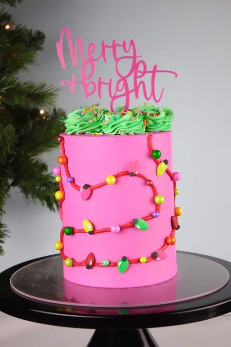 Bright Cakes, Grinch Cake, Best Freeze Dried Food, Christmas Themed Cake, Edible Decorations, Christmas Cake Designs, Holiday Sprinkles, Fake Cake, Just Bake