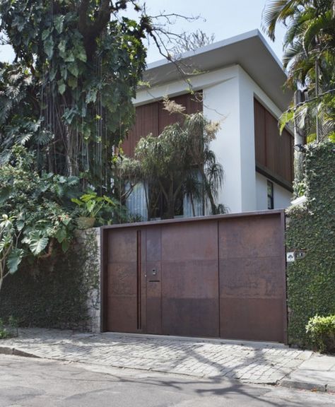 Zen Architecture, Tor Design, House Fence, Modernist House, Front Gate Design, Entrance Gates Design, Steel Gate, Main Gate Design, House Gate Design