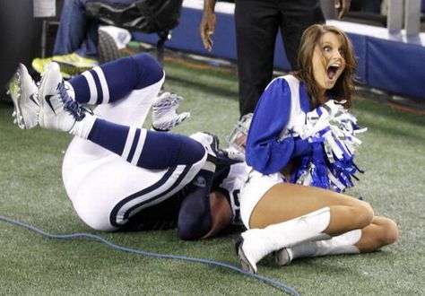 You may have a wedgie ma'am! Cheerleading Fails, Funny Cheerleader, Male Cheerleaders, Dallas Cowboys Funny, Scary Pranks, Epic Fail, You Had One Job, Perfectly Timed Photos, Dallas Cowboys Cheerleaders