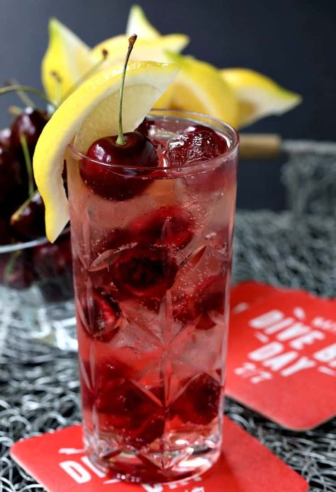 This Cherry Bomb 7 and 7 is the perfect drink to celebrate National Dive Bar Day! Cherry 7up Alcoholic Drinks, Cherry Schnapps Drinks, 7 And 7 Cocktail, Dive Bar Cocktails, Cherry Mcgillicuddy Drinks, Dive Bar Drinks, Cherry Drinks Alcoholic, Cherry Liqueur Cocktails, Cherry Bomb Drink