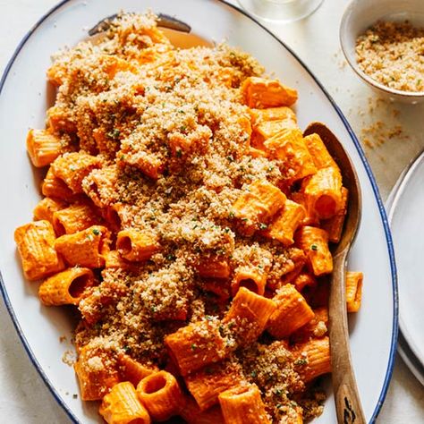 Romesco Sauce Uses, Pasta Bites, Rigatoni Recipes, Spoon Fork Bacon, Vegan Cheesecake Recipe, Romesco Sauce, Vegetarian Pasta Recipes, Cooking Book, Italian Pasta Recipes