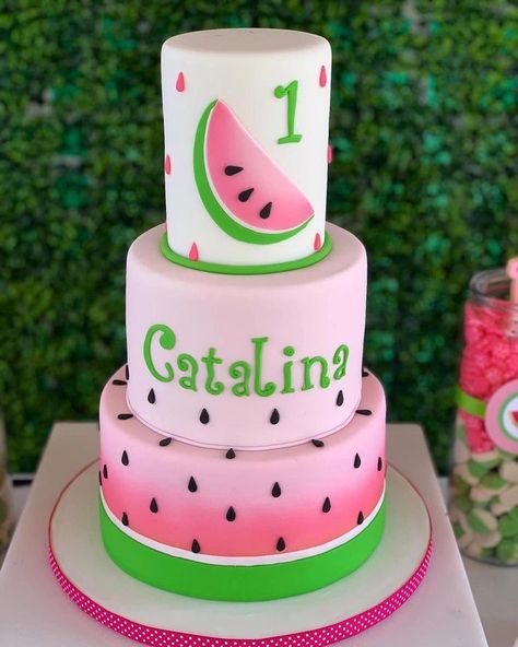 One In A Melon First Birthday, Watermelon Birthday Party Theme, Watermelon Cake Recipe, Watermelon Cake Birthday, Melon Birthday, Melon Cake, Watermelon Theme, Watermelon Birthday Parties, Fruit Birthday