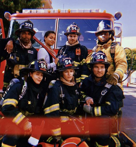 Station 19 Aesthetic, Maya Carina, Jack Gibson, Firefighter Photography, Gray Jay, Callie Torres, Firefighter Pictures, Greys Anatomy Funny, Greys Anatomy Cast