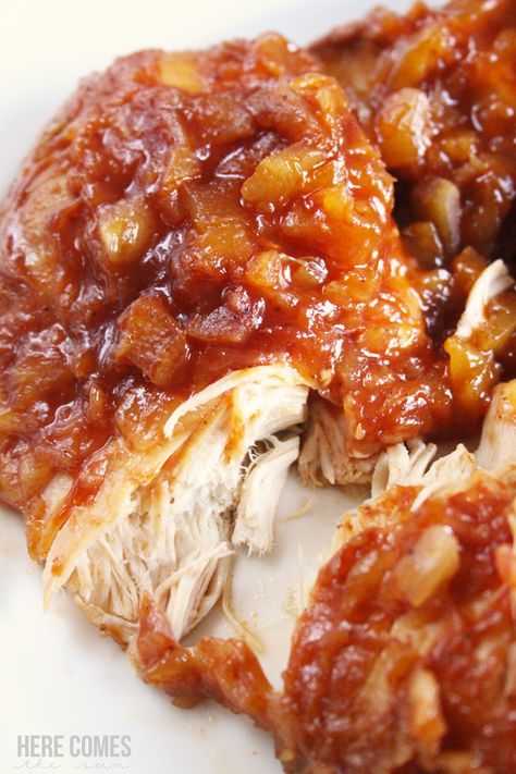 Make this delicious Crock Pot Hawaiian Chicken with only 3 ingredients! Crock Pot Hawaiian Chicken, Hawaiian Chicken Crockpot, 3 Ingredient Chicken, Sweet Hawaiian Crockpot Chicken Recipe, Hawaiian Chicken Recipes, Hawaiian Chicken, Refreshing Food, Crock Pot Slow Cooker, Crockpot Recipes Slow Cooker