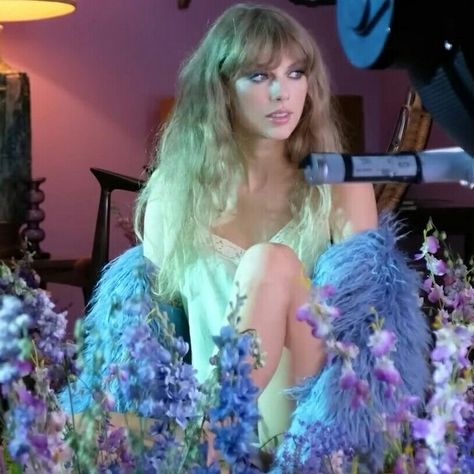 Taylor Pics, Lover Aesthetic, Decorating Room, Lavender Haze, Taylor Swift Music, Taylor Swift Funny, Long Live Taylor Swift, Live Taylor, Blogger Girl