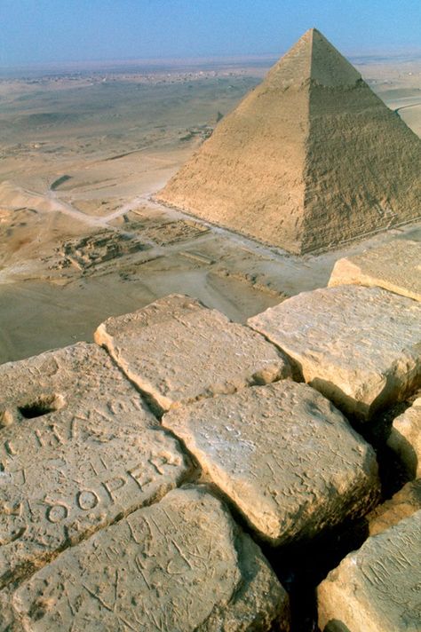 View of the Pyramid of Khafre from the summit of Great Pyramid of Khufu, with graffiti both historic and modern, visible. Pyramid Of Khufu, Great Pyramid Of Khufu, Wildlife Drawings, Egyptian Civilization, Egypt Museum, Ancient Pyramids, Great Pyramid, Great Pyramid Of Giza, Ancient Egypt Art