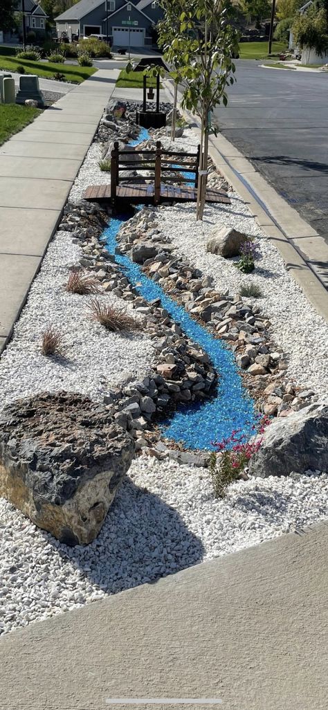 Landscape Ideas Rocks Low Maintenance, Rock Side Yard Ideas, Rock And Sand Landscaping, Small River Rock Landscaping, Water Saving Front Yard Landscaping, Front Yard Bridge Landscaping Ideas, Creek Side Landscaping, No Water Landscaping Front Yards, Landscape Glass Ideas