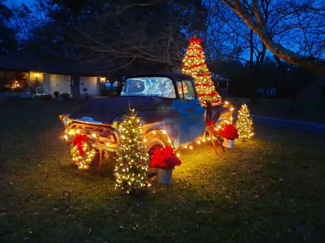 Frame With Lights, Car With Led Lights, Car Decoration Ideas, Christmas Parade Floats, Santa Claus Pictures, Christmas Symbols, Holiday Symbols, Outside Christmas Decorations, Nativity Scenes