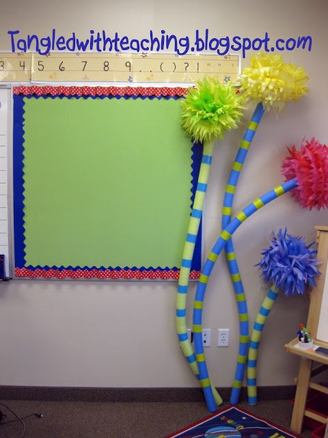 DIY Dr. Seuss Decorating Tutorials   -- Don't miss out! Follow DIY Fun Ideas on facebook: www.facebook.com/diyfunideas Dr Seuss Classroom Theme, Dr Seuss Classroom Door, Dr Seuss Classroom, Truffula Trees, Seuss Classroom, Dr. Seuss, Spring Classroom, Seuss Party, Classroom Decor Themes