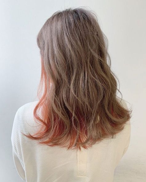 Brown Hair Orange Tips, Orange Tips, Hairstyle Girl, Ulzzang Hair, Short Wavy Haircuts, Hair Orange, Short Ombre Hair, Peekaboo Hair, Ash Hair Color