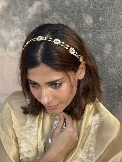 Gold plated silver alloy sheeshphool with stone polkis, and colored stones. Featured with Nazli saree and Silver Sahibzadi Blouse. Mang Tika, India Shopping, Jewellery Diy, Body Accessories, Fits Aesthetic, Pakistani Fashion Party Wear, Colored Stones, Handmade Jewelry Diy, Gold Jewelry Fashion