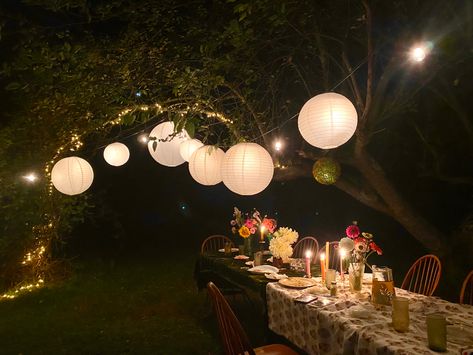 Garden Party Lanterns, 21st Night Of September Party, Mid Summer Nights Dream Party Decor, Outside Dinner Party, Dinner Party Outside, Adult Camping Party, Night Garden Party, Midsummer Party, Backyard Dinner Party