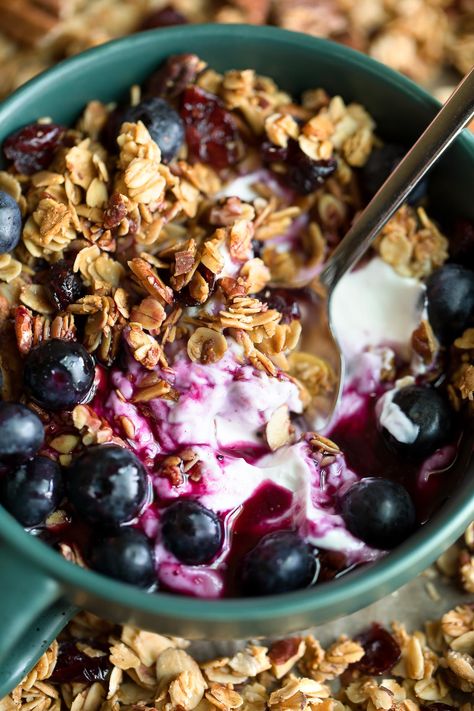 Easy Blueberry Granola Yogurt Bowls and Homemade Blueberry Syrup Maple Pecan Granola Recipe, Pecan Granola Recipe, Yogurt With Granola, Honey Almond Granola, Healthy Homemade Granola Recipe, Maple Pecan Granola, Blueberry Granola, Homemade Blueberry Syrup, Granola Bowl