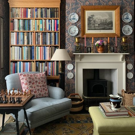 Wall Trends, New Wallpaper, Bathroom Makeover, Sitting Room, White Walls, Home Living Room, Bookshelves, Bookcase, The Globe