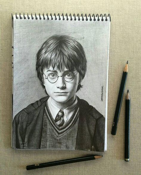 Harry Potter Realistic Drawing, Drawing Mermaid, Harry Potter Portraits, Easy Pencil Drawing, Harry Potter Sketch, Easy Drawing Step By Step, Drawing Bts, Tattoo Pencil, Easy Pencil Drawings