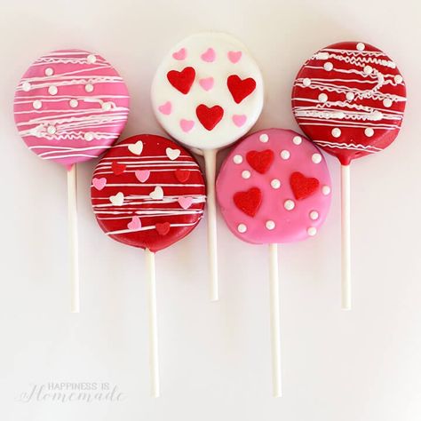 Chocolate San Valentin, Oreo Cake Pops, Valentines Bricolage, Valentines Snacks, Valentines Baking, Classroom Treats, Dessert Party, Valentine Desserts, Valentines Day Funny