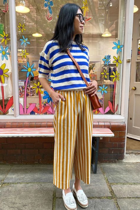 Outlook Mis Matched Outfits, Colourful Smart Casual, Mum Style Fashion, Yellow Trousers Outfit, Kitsch Outfit, Striped Trousers Outfit, Mustard Pants Outfit, London Style Women, Scandi Style Fashion