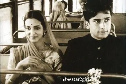 Shashi Kapoor Aesthetic, Indian Cinema Aesthetic, Leela Naidu, Shashi Kapoor, Classic Movie Quotes, Bollywood Retro, Film Career, Cinema Quotes, Bollywood Quotes