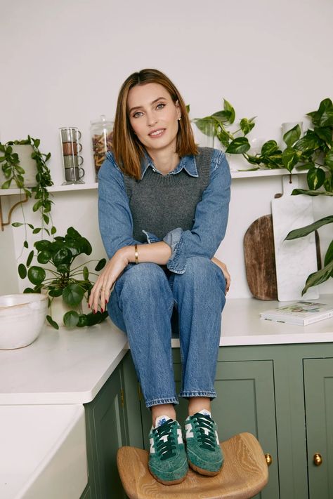 An Interview With Deliciously Ella Founder Ella Mills | Wardrobe Icons Ella Mills Style, Ella Mills, Wardrobe Icons, Deliciously Ella, Cookery Books, Diet Culture, French Fashion, Business Women, Make It Simple