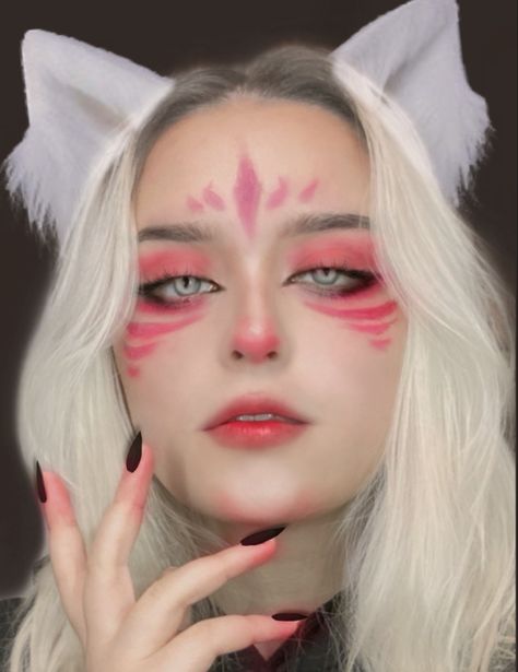 Hallow Makeup Ideas, Kitsune Makeup Halloween, Kitsune Halloween Costume, White Cat Makeup Halloween, Kitsune Face Markings, Kitsune Photoshoot, Fox Makeup Look, Oni Makeup, Fox Inspired Makeup