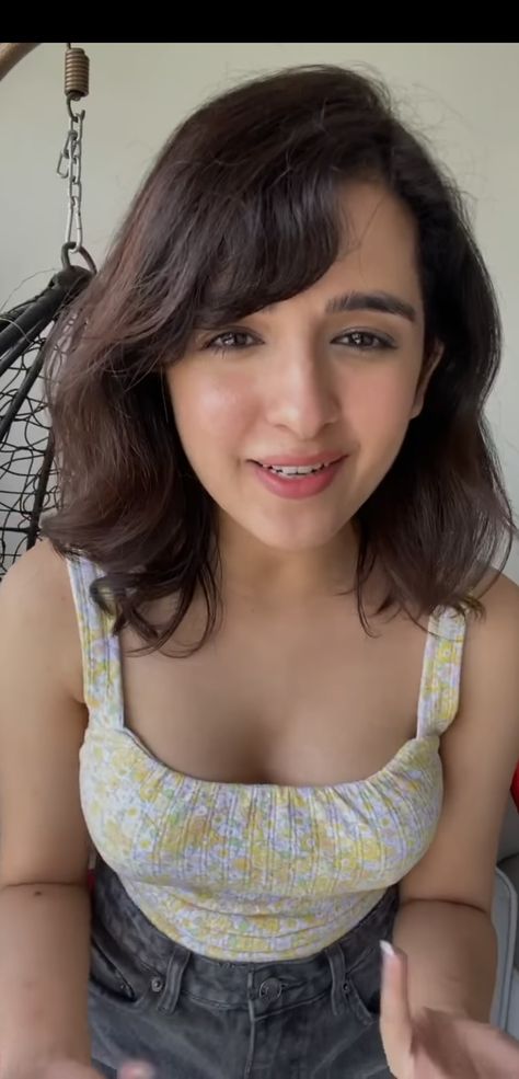 Sherly Setia, Shirley Setia, Mexican Women, Arabian Beauty, Arabian Beauty Women, Women Photography, Face Sketch, Elegant Makeup, Couple Songs