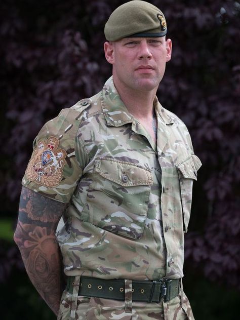 {  BRITISH ARMY APPOINTS FIRST ARMY SERGEANT MAJOR  } #ArmyTimes .....  ''The British Army now has its own SMA, and this one has a lot of tattoos.''....    http://www.armytimes.com/story/military/2015/09/13/british-army-appoints-first-army-sergeant-major/71976280/ British Army Tattoo, Royal Military Academy Sandhurst, British Commandos, Army Outfit, English Army, Royal Marine Commando, Army Man, British Army Uniform, Army Tattoos