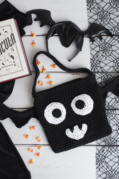 Bat Bag, Crochet Bat, Bag Crochet Pattern, Halloween Bags, Trick Or Treat Bags, Into The Night, Trick Or Treating, Halloween Crochet, The Wings