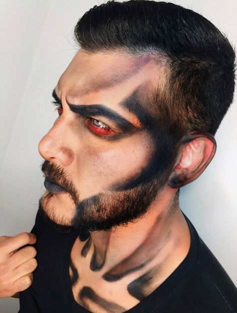 Maquillaje Halloween #devil #diablo #halloweenmakeup #makeup #maquillaje Mens Demon Makeup, Male Devil Makeup, Demon Halloween Costume Men, Male Demon Makeup, Male Devil Costume, Mens Devil Makeup, Devil Halloween Costume Men, Devil Makeup Men, Demon Costume Men