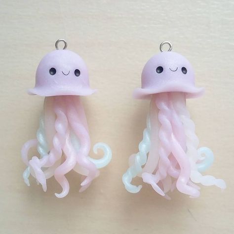 Clay Jellyfish, Jellyfish Charm, Purple Jellyfish, Jellyfish Pendant, Animal Pendant, Jewelry Details, Polymer Clay Animals, Kawaii Jewelry, Nautical Jewelry