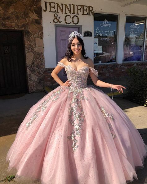 Pink Sweet 16 Dress, Disney Fairytale Wedding Dress, Xv Dresses, Quincenera Dresses, Quinceanera Pink, Princess Life, Quinceanera Themes Dresses, Pink Princess Dress, Quinceañera Dresses