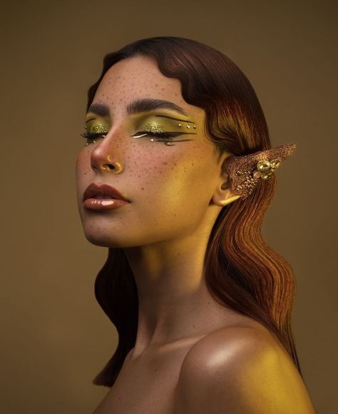 Fairy Makeup Editorial, Earth Elf Costume, Fae Aesthetic Eye Makeup, Fey Makeup Looks, Mother Nature Makeup Looks, Forest Makeup Looks, High Fae Makeup, Moss Fairy Makeup, High Elf Makeup