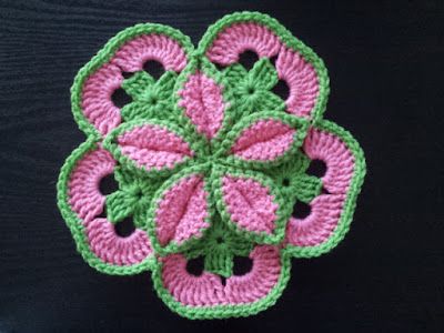 Crochet Hook N Yarn: Watermelon - Starburst Hotpad Granny Square Bandana, Crochet A Headband, Crochet Bibs, Knitted Flower Pattern, Crochet A Granny Square, Crochet Headband Tutorial, Yarn Images, Crochet Bib, Crochet Faces