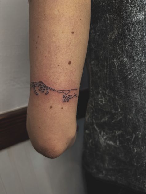 Simple Cheap Tattoos, Past Loved Ones Tattoos, Eternally Yours Tattoo, Memento Mori Spine Tattoo, Momento Mori Tattoo Mac Miller, Mac Miller Tattoos Love Lost, Memento Mori Tattoo Bicep, Outer Bicep Tattoo, Creation Of Adam Tattoo Simple