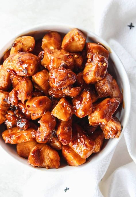 Spicy Chicken Bites, Sweet Spicy Chicken, Spicy Honey Chicken, Chicken Bites Recipes, Recipes Spicy, Spicy Grilled Chicken, Sweet Chili Chicken, Sweet N Spicy, Sweet And Spicy Chicken